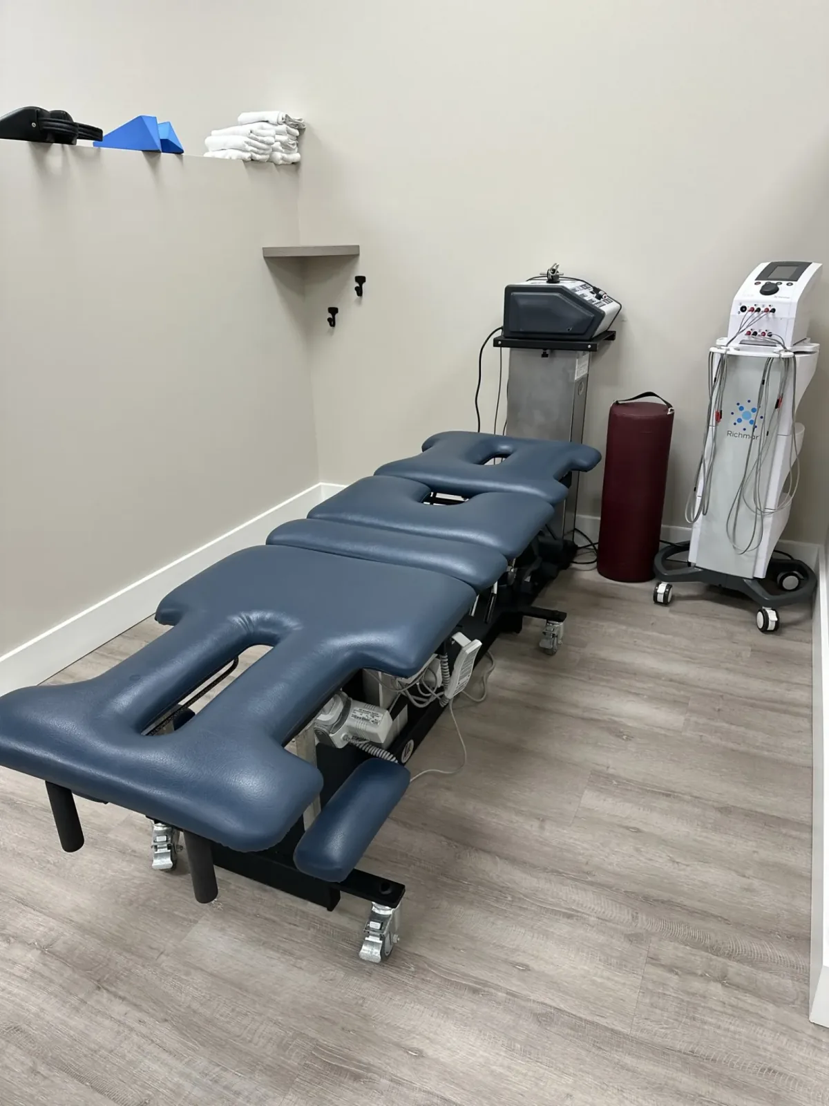 Spinal decompression equipment at Lakeside Sports Chiropractic