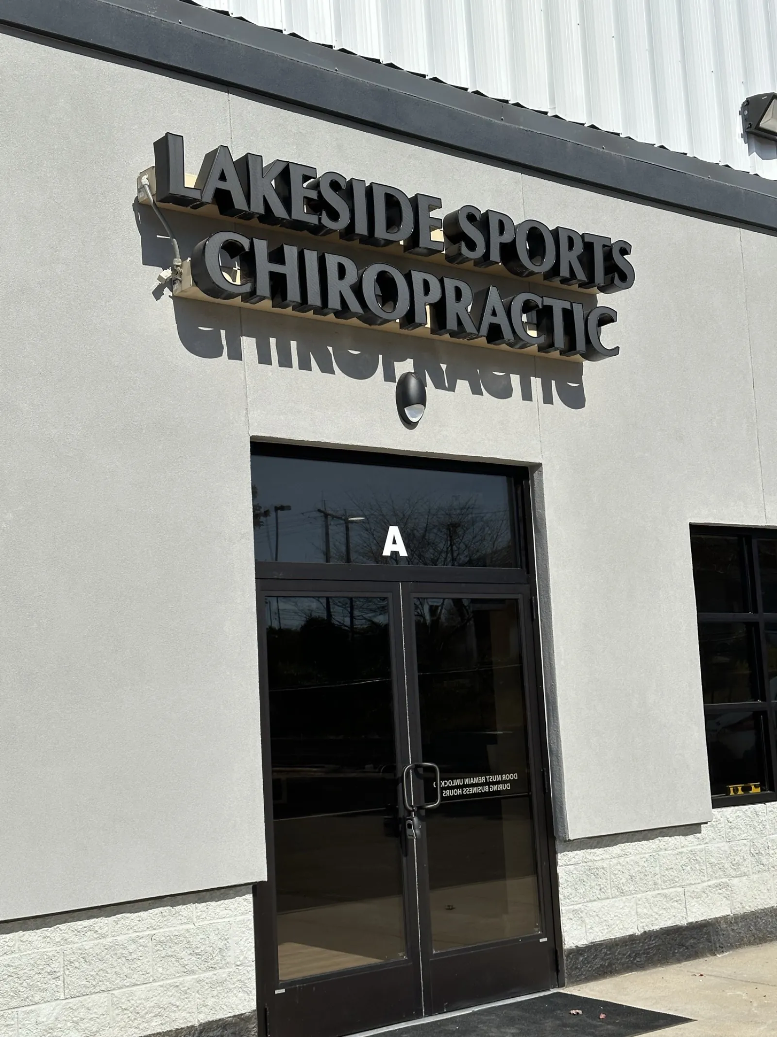 Exterior of Lakeside Sports Chiropractic