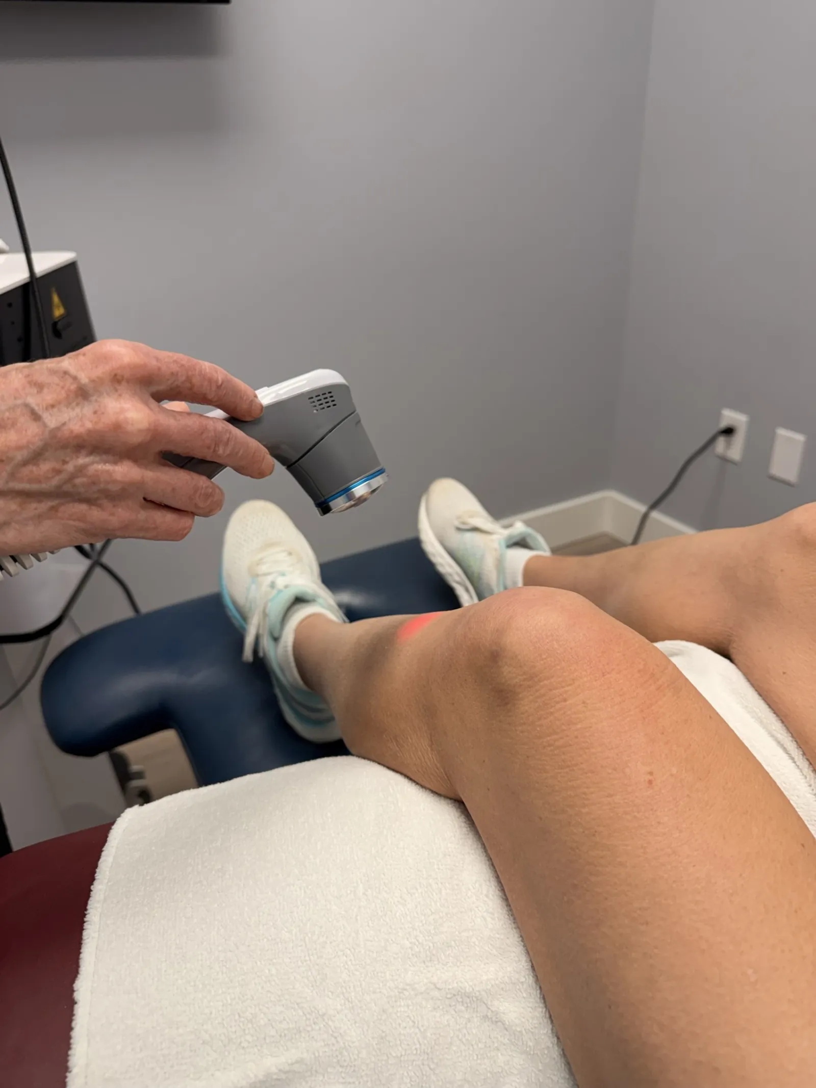 Laser therapy treatment at Lakeside Sports Chiropractic