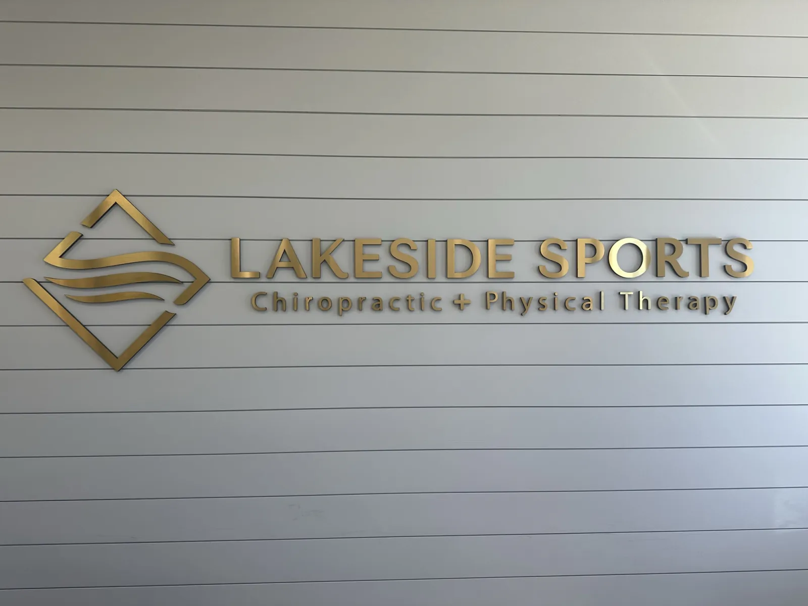 Lakeside Sports Chiropractic wall sign
